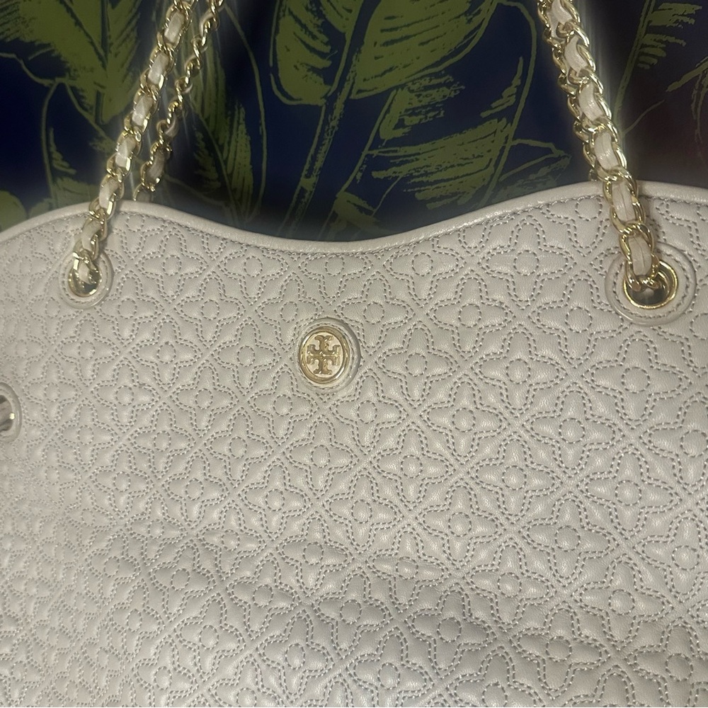 Tory Burch Gray Bryant Quilted Leather Slouchy Tote